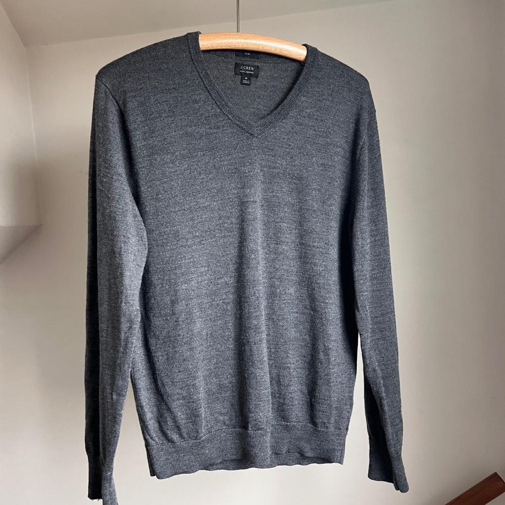 J.Crew 100% Merino Wool V-Neck Sweater Gray Minimalist Size‎ Medium - Picture 5 of 9